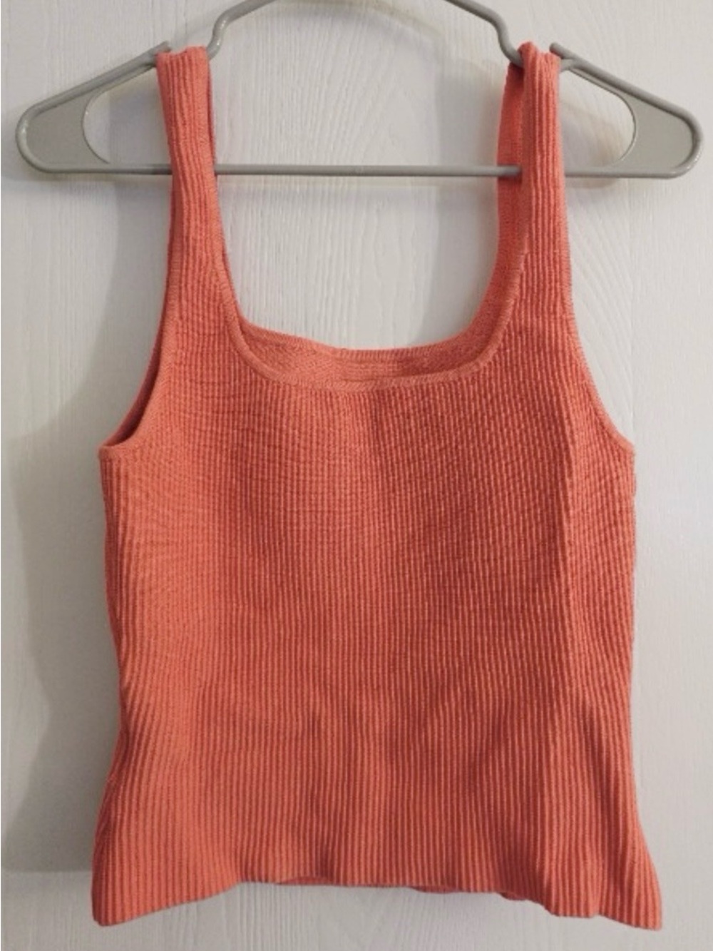 Aritzia Babaton Coral Ribbed Square-Neck Tank sz M